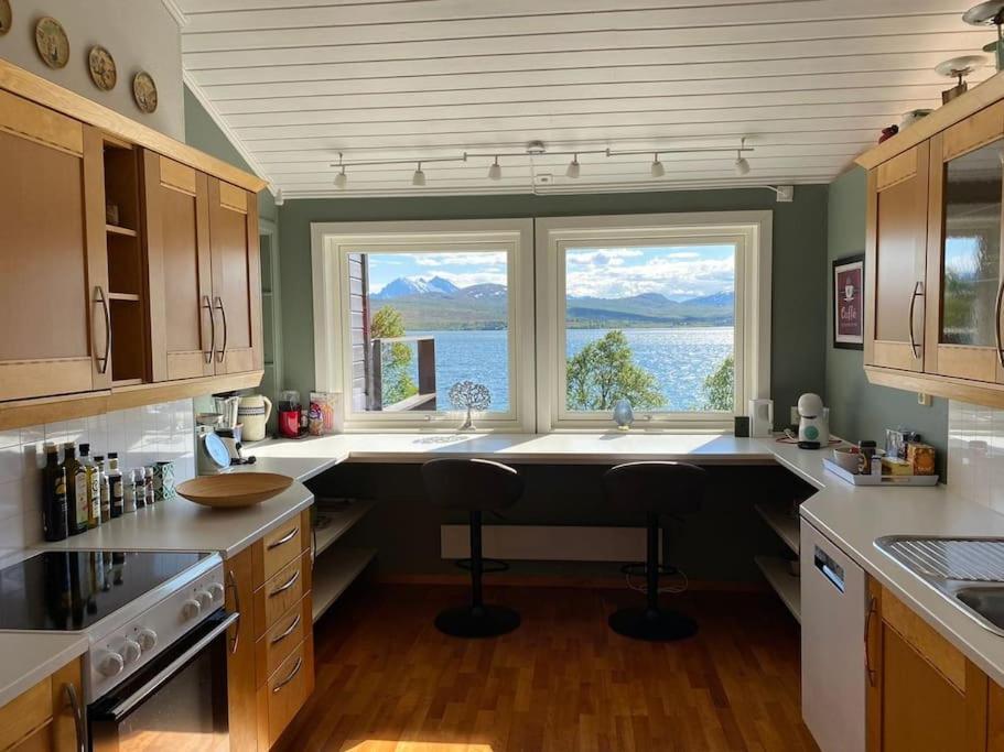 Вилла Great House With Amazing Location!!Sea & Mountain View! Kvaloya Экстерьер фото